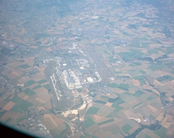 Aéroport Charles-de-Gaulle - Roissy - Paris -  (01-01-2002)